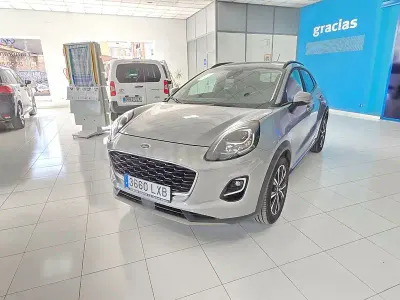 Usado Ford Puma Titanium 125 CV (91 kW) 2022 Beige SUV