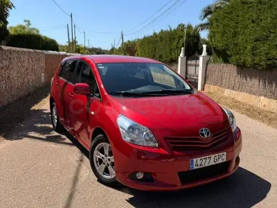 Usado Toyota Verso Active 126 CV (92 kW) 2009 Granate Monovolumen