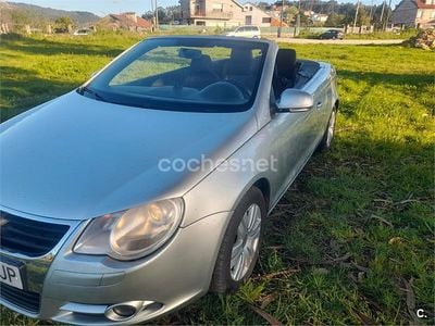 Usado VW Eos 140 CV (102 kW) 2008 Gris / plata Descapotable