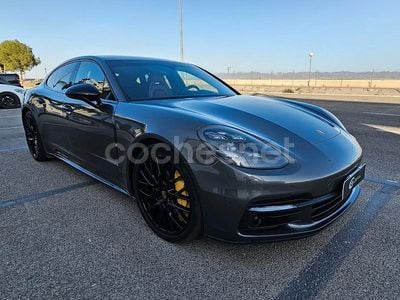 Porsche Panamera 4S