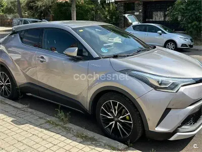 Usado Toyota C-HR Advance 122 CV (89 kW) 2018 Gris / plata SUV