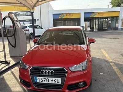 Rojo Usado 2012 Audi A1 Attraction Berlina | 9000 € (Buen precio)