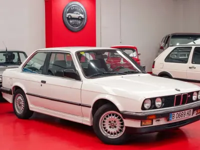 Usado BMW 325 170 CV (125 kW) 1986 Blanco Berlina