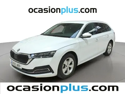 Usado Skoda Octavia Ambition 110 CV (80 kW) 2022 Blanco Familiar