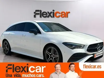 Usado Mercedes CLA200 Shooting Brake 163 CV (119 kW) 2024 Blanco Familiar