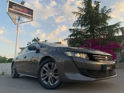 Usado Peugeot 508 Active 130 CV (95 kW) 2021 Gris / plata Berlina