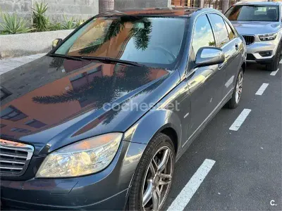 Usado Mercedes C200 Avantgarde 122 CV (89 kW) 2007 Gris / plata Berlina