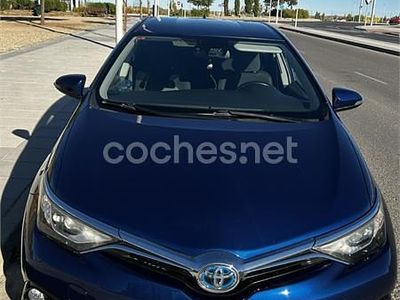 Toyota Auris Hybrid