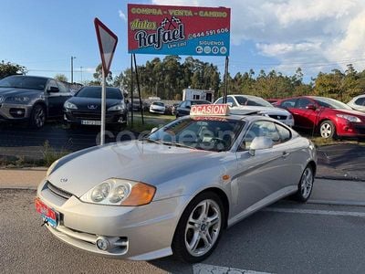 Gris / plata Usado 2004 Hyundai Coupé Coupe | 4999 €