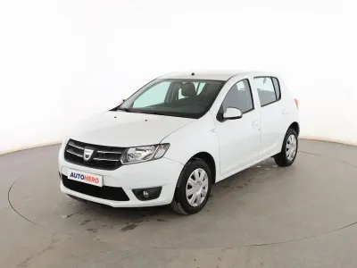 Usado Dacia Sandero Lauréate 90 CV (66 kW) 2016 Blanco Berlina