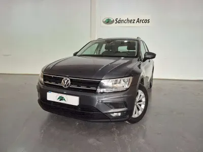 Usado VW Tiguan Edition 116 CV (85 kW) 2019 Gris SUV