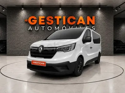 Usado Renault Trafic 110 CV (80 kW) 2023 Blanco Monovolumen