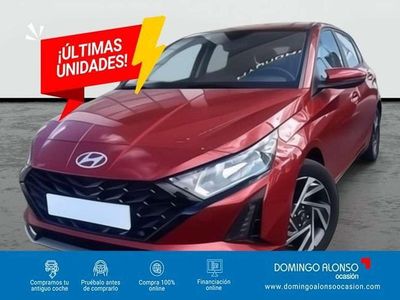 Usado Hyundai i20 101 CV (74 kW) 2025 Rojo Utilitario