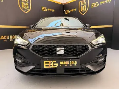 Usado Seat Leon FR 150 CV (110 kW) 2022 Negro Familiar