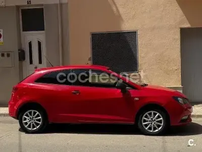 Usado Seat Ibiza SC Reference 70 CV (51 kW) 2013 Rojo Utilitario