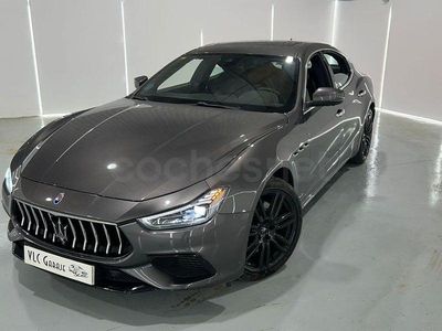 Usado Maserati Ghibli 350 CV (257 kW) 2020 Gris / plata Berlina
