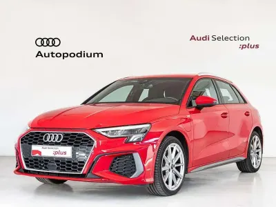 Usado Audi A3 Sportback S-Line 204 CV (150 kW) 2022 Rojo Utilitario