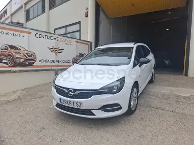 Usado Opel Astra Business Elegance 145 CV (106 kW) 2021 Blanco Familiar