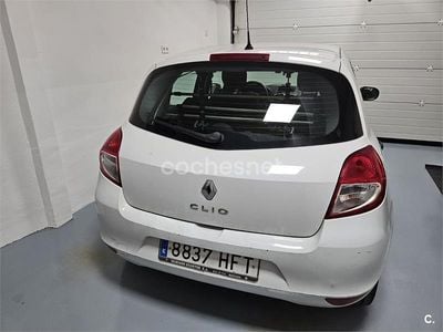 Blanco Usado 2011 Renault Clio II Berlina | 6000 € (Un poco caro)