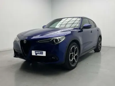 Usado Alfa Romeo Stelvio Sprint 190 CV (139 kW) 2022 Azul SUV