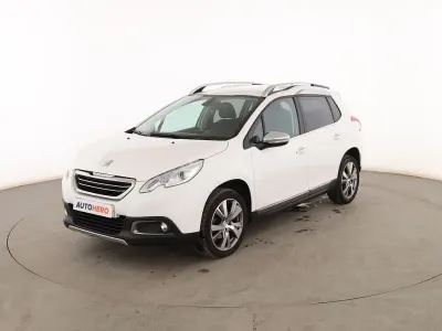 Usado Peugeot 2008 Allure 110 CV (80 kW) 2016 Blanco SUV