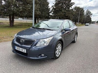 Usado Toyota Avensis Active 126 CV (92 kW) 2011 Gris / plata Berlina