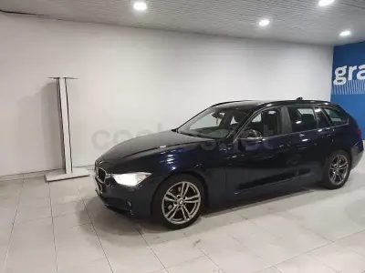 Usado BMW 318 143 CV (105 kW) 2015 Azul Familiar