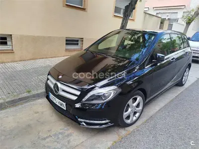 Begagnad Mercedes B180 109 HK (80 kW) 2012 Svart Minibuss