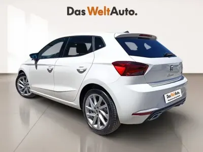Usado Seat Ibiza FR 150 CV (110 kW) 2022 Blanco Utilitario