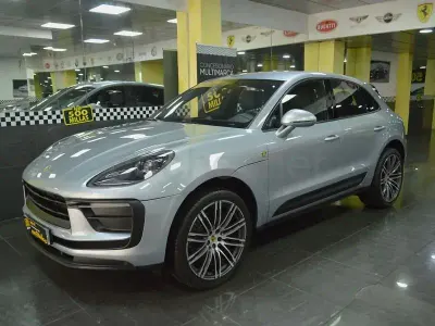 Usado Porsche Macan 265 CV (194 kW) 2021 Gris / plata SUV