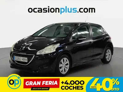 Usado Peugeot 208 Active 68 CV (50 kW) 2013 Negro Utilitario