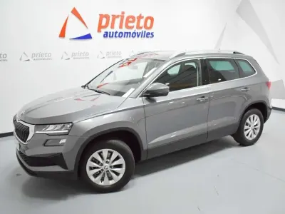 Usado Skoda Karoq Ambition 150 CV (110 kW) 2022 Gris SUV