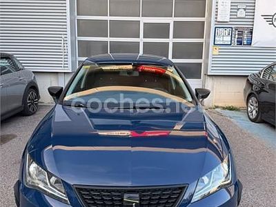 Usado Seat Leon Style 125 CV (91 kW) 2018 Azul Berlina