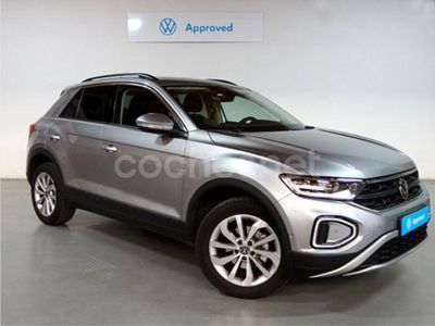 Gris / plata Usado 2024 VW T-Roc Life SUV | 25.900 € (Caro)