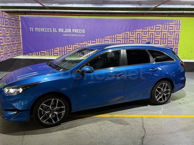 Usado Kia Ceed 136 CV (100 kW) 2022 Azul Utilitario