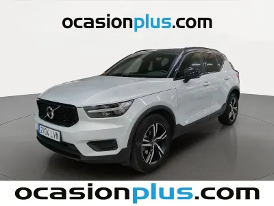 Käytetty Volvo XC40 R-Design 129 HP (94 kW) 2021 Valkoinen Katumaasturi