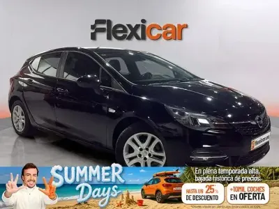 Usado Opel Astra Business 122 CV (89 kW) 2021 Negro Familiar