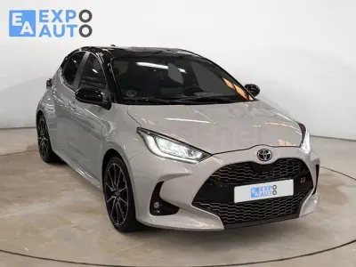Usado Toyota Yaris Hybrid Sport 116 CV (85 kW) 2023 Blanco Berlina