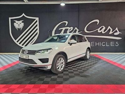 Second-hand VW Touareg Terrain Tech 262 CP (192 kW) 2015 Alb SUV