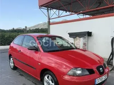 Usado Seat Ibiza Stella 100 CV (73 kW) 2003 Rojo Utilitario