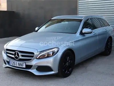 Usado Mercedes C250 Avantgarde 204 CV (150 kW) 2017 Azul Familiar