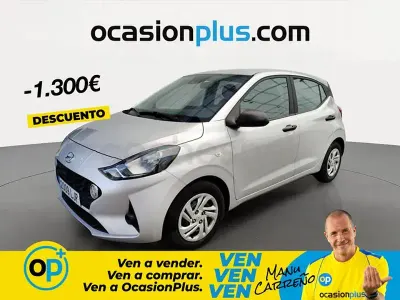 Usado Hyundai i10 67 CV (49 kW) 2020 Gris / plata Utilitario