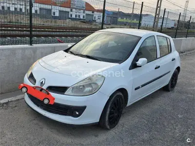 Usado Renault Clio II Authentique 70 CV (51 kW) 2008 Blanco Berlina