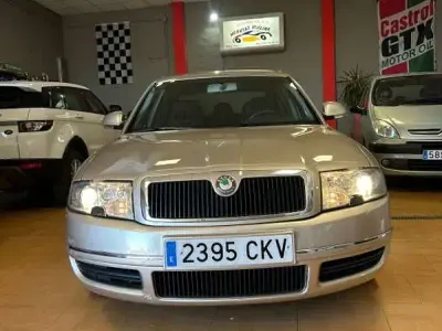 Usado Skoda Superb Classic 131 CV (96 kW) 2003 Beige Berlina