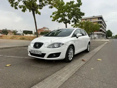 Usado Seat Leon Style 105 CV (77 kW) 2011 Blanco Utilitario