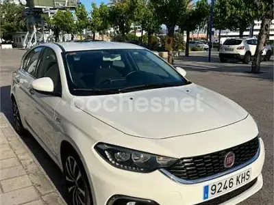 Usado Fiat Tipo Lounge 95 CV (69 kW) 2018 Blanco Berlina