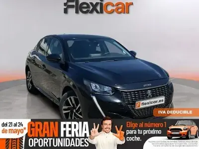 Usado Peugeot 208 Allure 100 CV (73 kW) 2022 Negro Utilitario