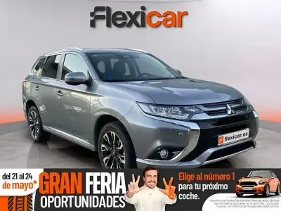 Usado Mitsubishi Outlander P-HEV 203 CV (149 kW) 2018 Gris