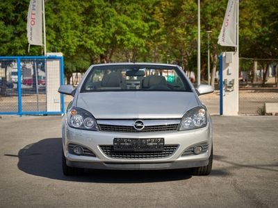 Plata metalico Usado 2006 Opel Astra Descapotable | 5900 €