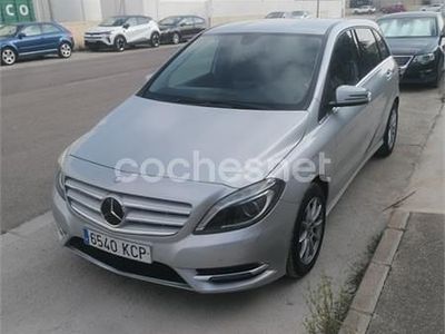 Mercedes B200